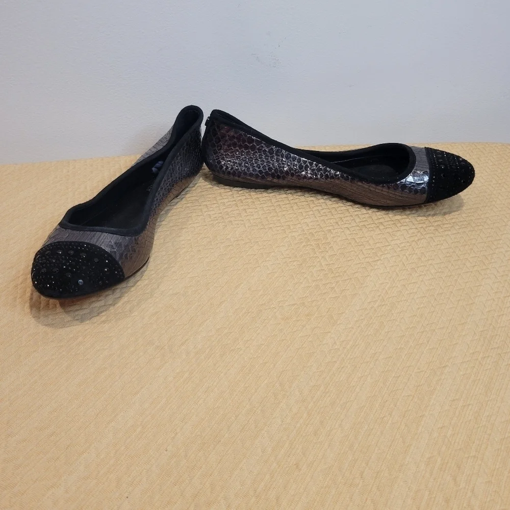 Donald j pliner size 9m great animal print black/silver ballet flats